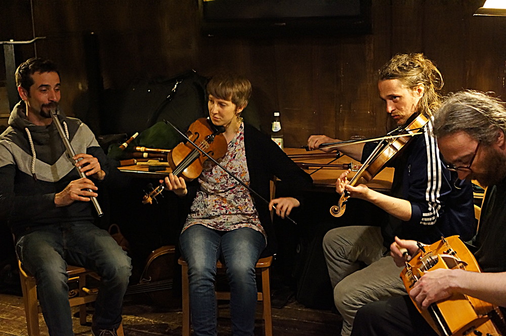 TRIO WHA + Lucie Wagner - Balfolk-Tanztaverne mit Session für Eulenspiel am 07.04.2017