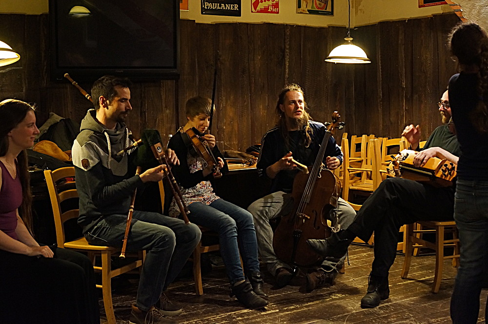 TRIO WHA + Lucie Wagner - Balfolk-Tanztaverne mit Session für Eulenspiel am 07.04.2017