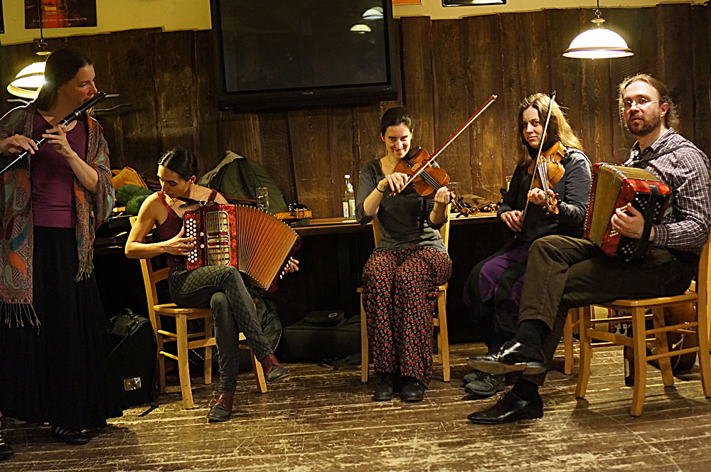 TRIO WHA + Lucie Wagner - Balfolk-Tanztaverne mit Session für Eulenspiel am 07.04.2017