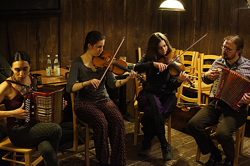 TRIO WHA + Lucie Wagner - Balfolk-Tanztaverne mit Session für Eulenspiel am 07.04.2017