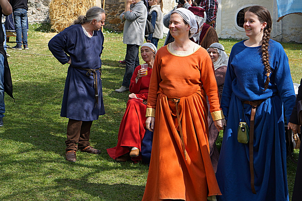 2017-04-09: Eulenspiels Spezialtanzgruppe SPEZZATO bei Auftritt auf Schloss Gloggnitz