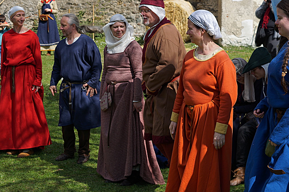 2017-04-09: Eulenspiels Spezialtanzgruppe SPEZZATO bei Auftritt auf Schloss Gloggnitz