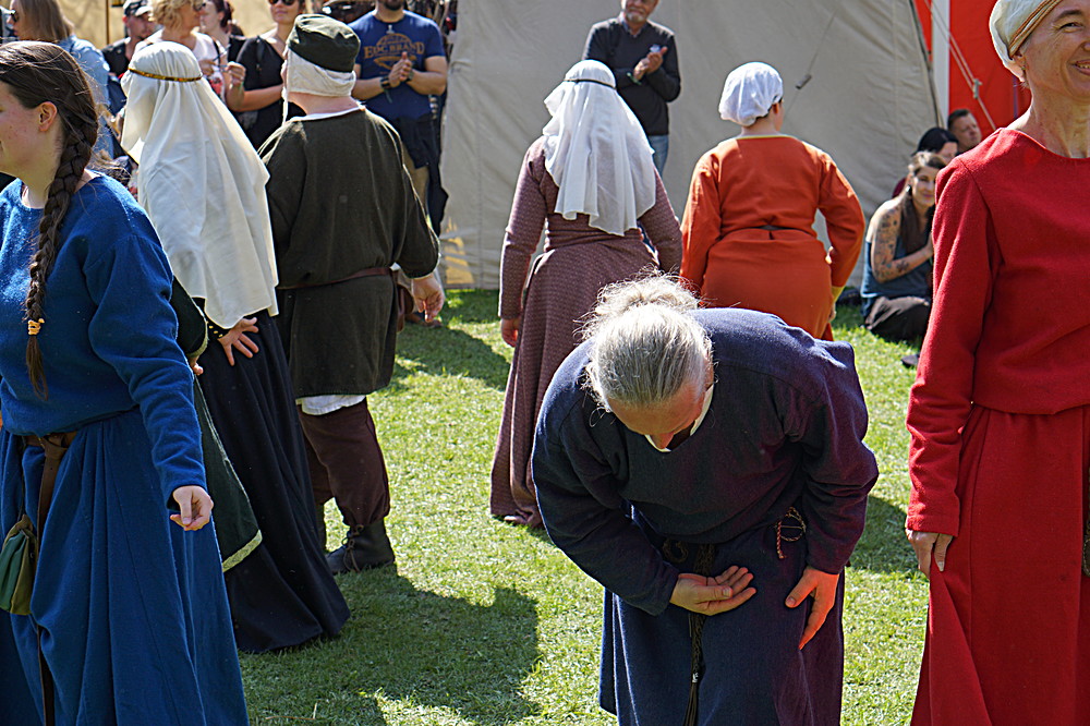 2017-04-09: Eulenspiels Spezialtanzgruppe SPEZZATO bei Auftritt auf Schloss Gloggnitz