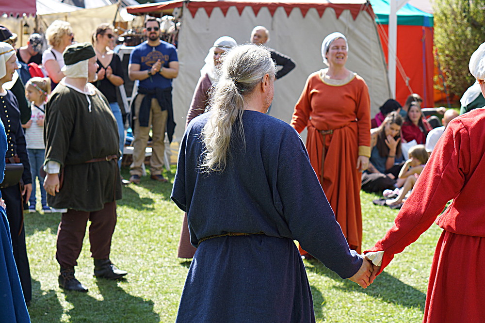 2017-04-09: Eulenspiels Spezialtanzgruppe SPEZZATO bei Auftritt auf Schloss Gloggnitz