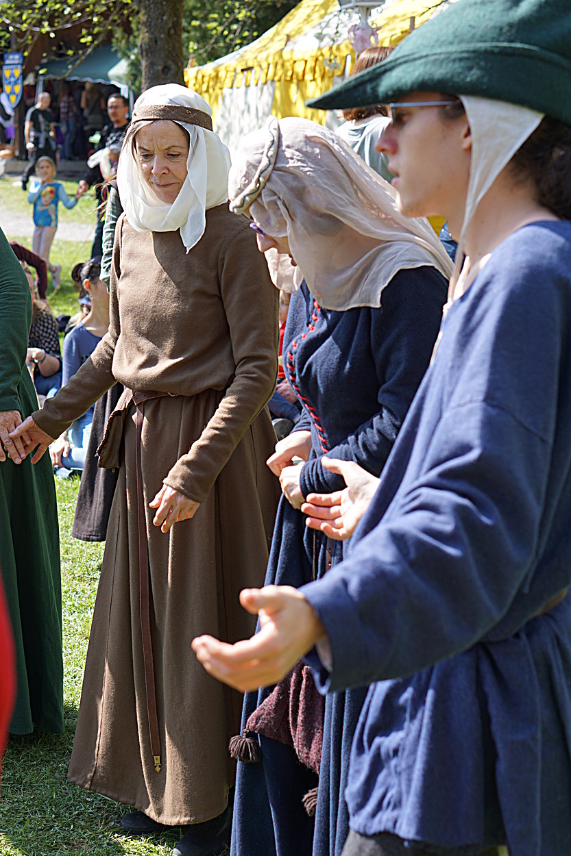 2017-04-09: Eulenspiels Spezialtanzgruppe SPEZZATO bei Auftritt auf Schloss Gloggnitz