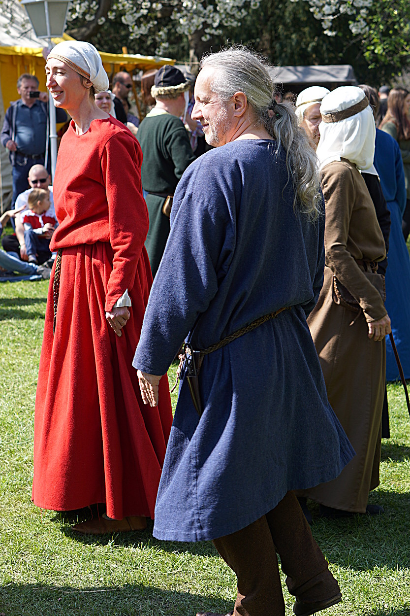 2017-04-09: Eulenspiels Spezialtanzgruppe SPEZZATO bei Auftritt auf Schloss Gloggnitz