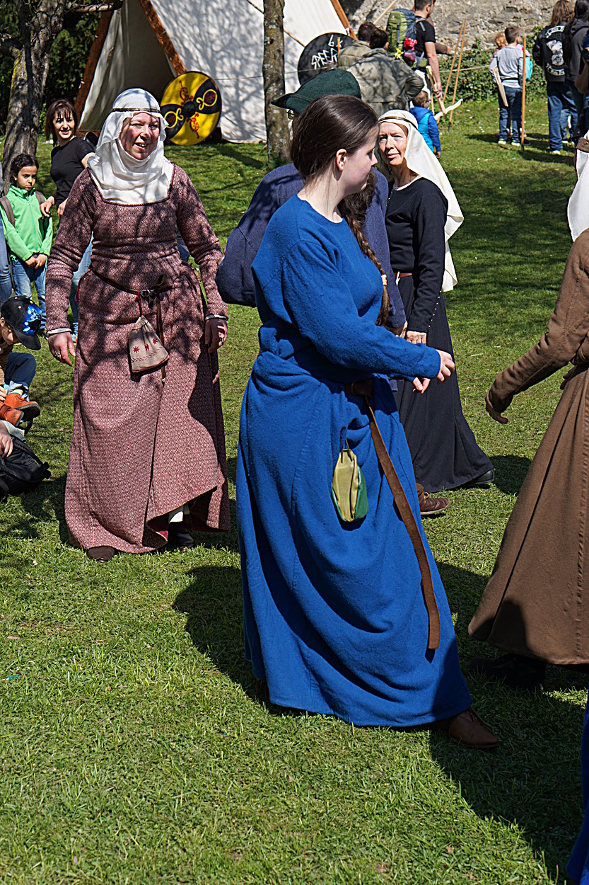 2017-04-09: Eulenspiels Spezialtanzgruppe SPEZZATO bei Auftritt auf Schloss Gloggnitz