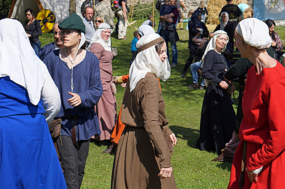 2017-04-09: Eulenspiels Spezialtanzgruppe SPEZZATO bei Auftritt auf Schloss Gloggnitz