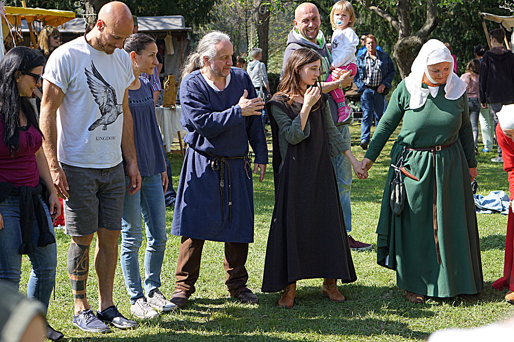 2017-04-09: Eulenspiels Spezialtanzgruppe SPEZZATO bei Auftritt auf Schloss Gloggnitz