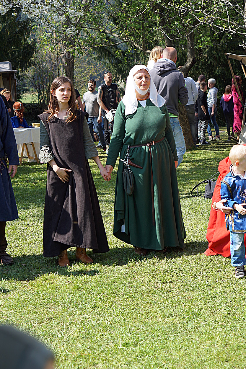 2017-04-09: Eulenspiels Spezialtanzgruppe SPEZZATO bei Auftritt auf Schloss Gloggnitz