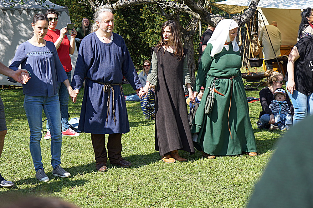 2017-04-09: Eulenspiels Spezialtanzgruppe SPEZZATO bei Auftritt auf Schloss Gloggnitz