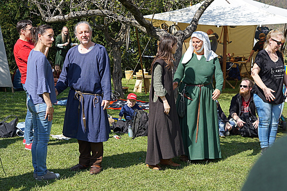 2017-04-09: Eulenspiels Spezialtanzgruppe SPEZZATO bei Auftritt auf Schloss Gloggnitz