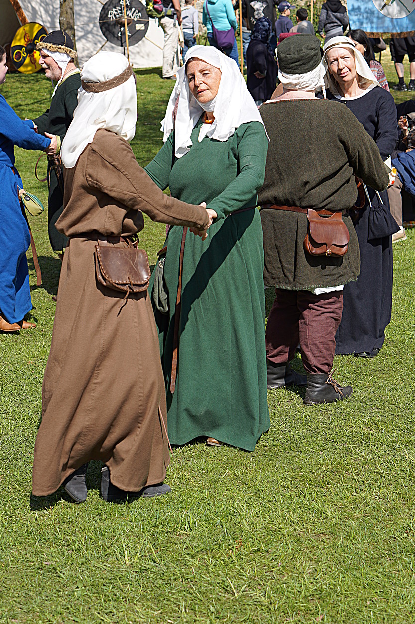2017-04-09: Eulenspiels Spezialtanzgruppe SPEZZATO bei Auftritt auf Schloss Gloggnitz