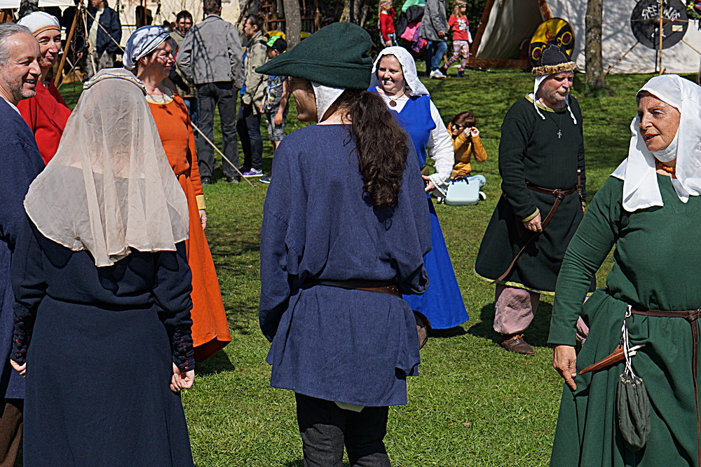 2017-04-09: Eulenspiels Spezialtanzgruppe SPEZZATO bei Auftritt auf Schloss Gloggnitz