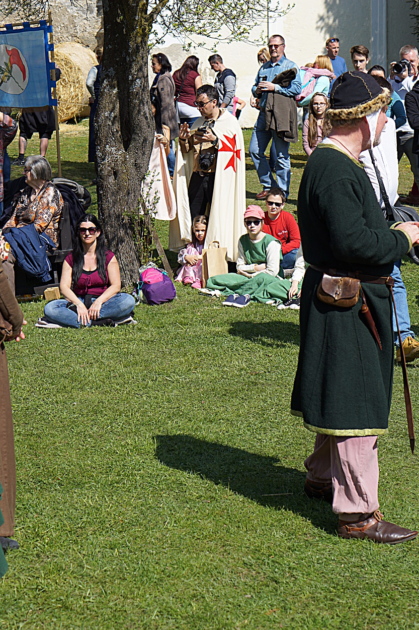 2017-04-09: Eulenspiels Spezialtanzgruppe SPEZZATO bei Auftritt auf Schloss Gloggnitz