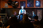 Image: "BREAKING STRINGS" (D) - Große FOLK-PUB-TAVERNE + SESSION (von SABINE S)