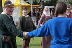 Bild: 2017-04-09: Eulenspiels Spezialtanzgruppe SPEZZATO bei Auftritt auf Schloss Gloggnitz