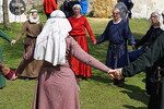 Bild: 2017-04-09: Eulenspiels Spezialtanzgruppe SPEZZATO bei Auftritt auf Schloss Gloggnitz